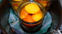 Як консервувати персики у власному соку