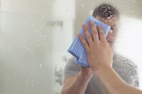 Як почистити дзеркало в домашніх умовах