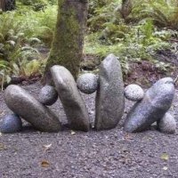 Як за допомогою каменів зробити декор присадибної ділянки