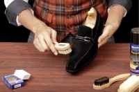 Как чистить обувь из кожи нубук