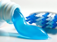 Як нестандартно використовувати зубну пасту